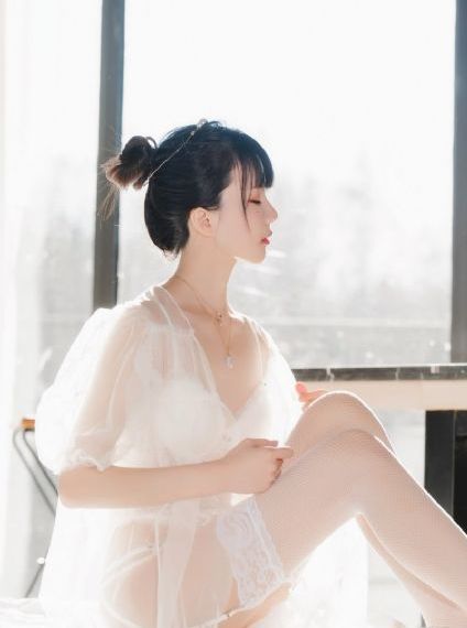 丰满人妇精油按摩