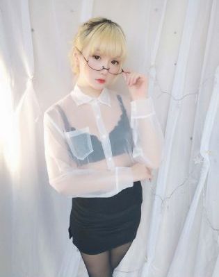 亚洲人妖女同在线播放