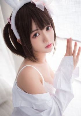 男人亲嘴脱内衣内裤视频