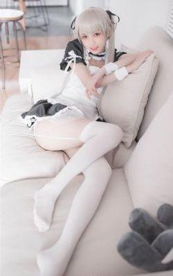 女大学生的沙龙室在线