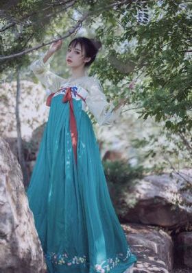 蜜桃精品在线